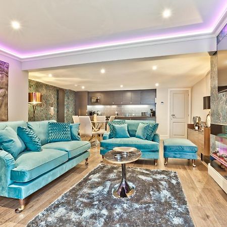 ווינדרמר The Mews Boutique Deluxe Apartments, Sleep 2-6 People , Central Location, Free Parking מראה חיצוני תמונה