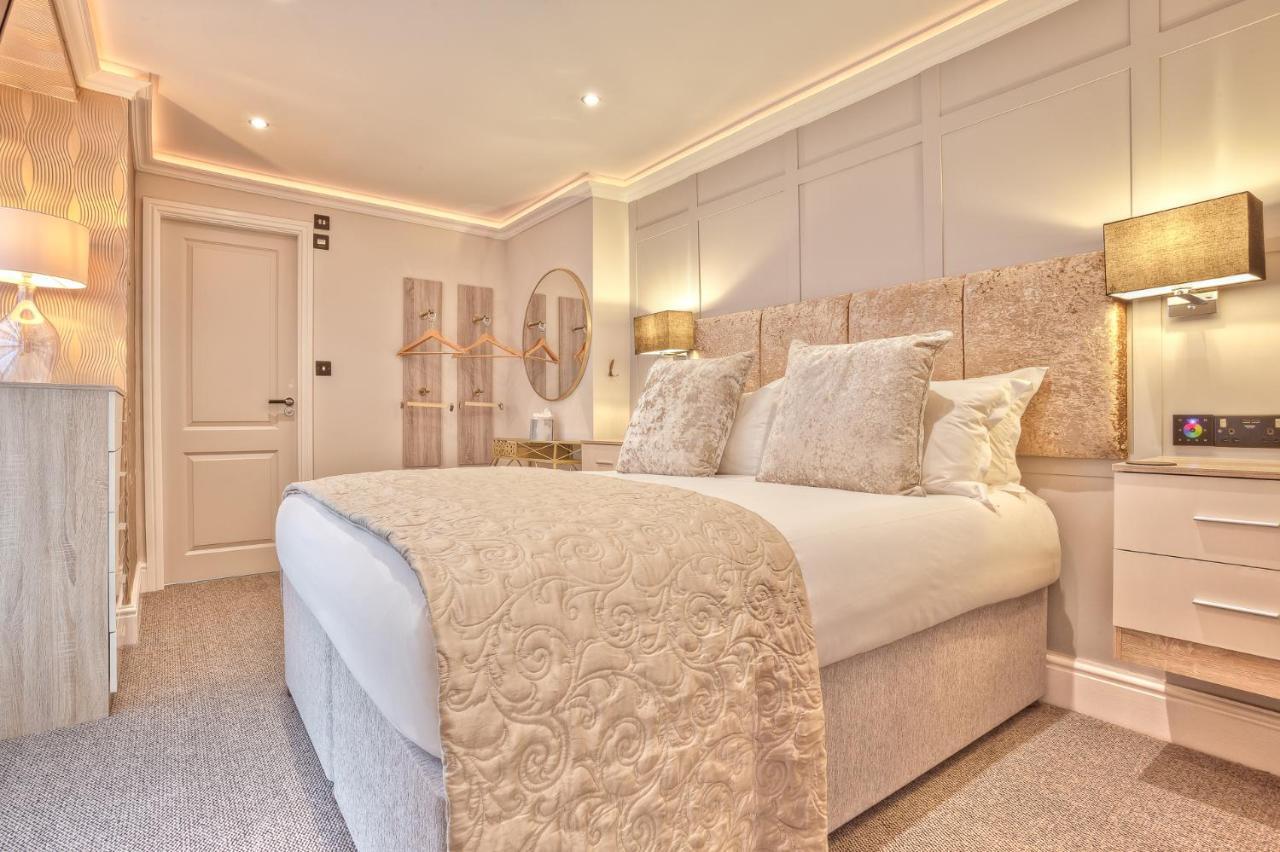 ווינדרמר The Mews Boutique Deluxe Apartments, Sleep 2-6 People , Central Location, Free Parking מראה חיצוני תמונה