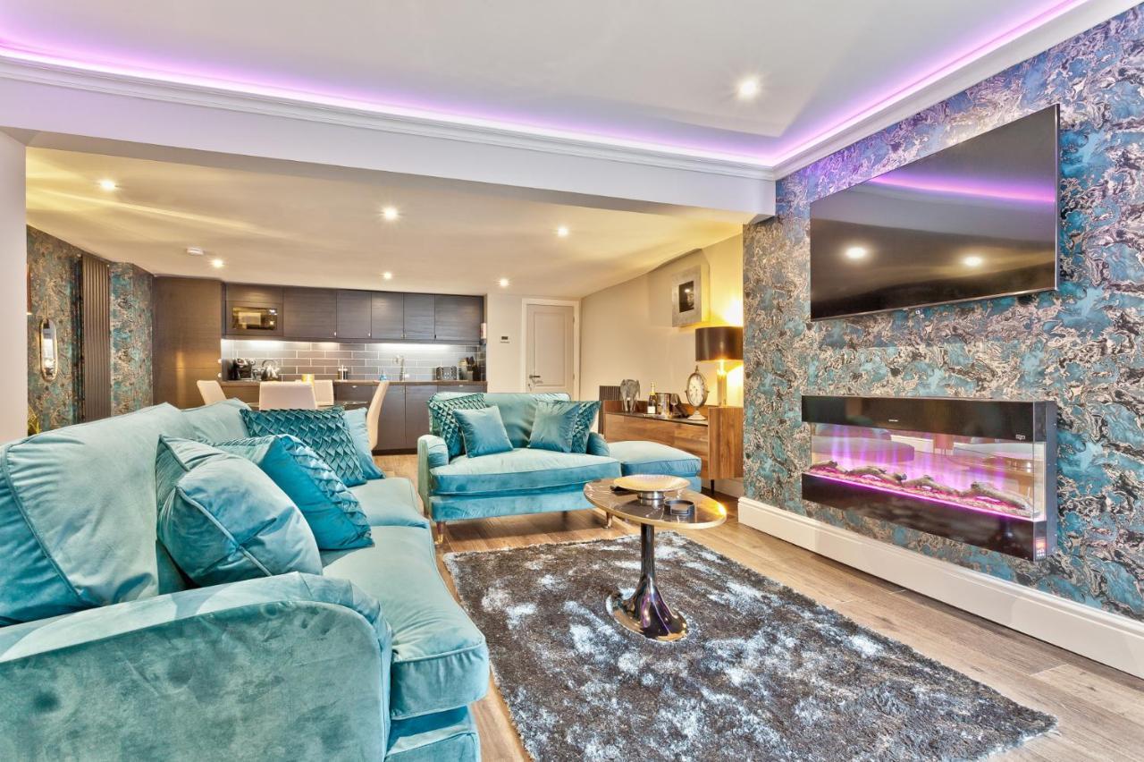 ווינדרמר The Mews Boutique Deluxe Apartments, Sleep 2-6 People , Central Location, Free Parking מראה חיצוני תמונה