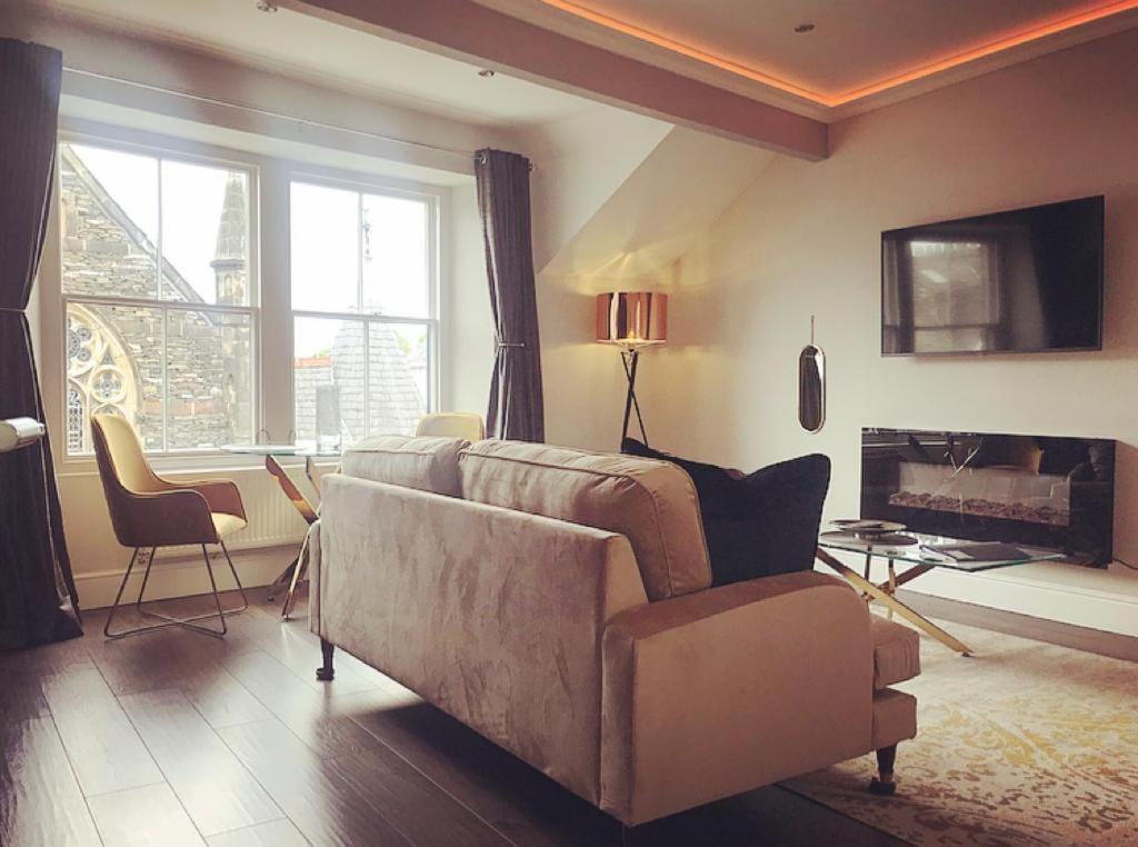 ווינדרמר The Mews Boutique Deluxe Apartments, Sleep 2-6 People , Central Location, Free Parking מראה חיצוני תמונה