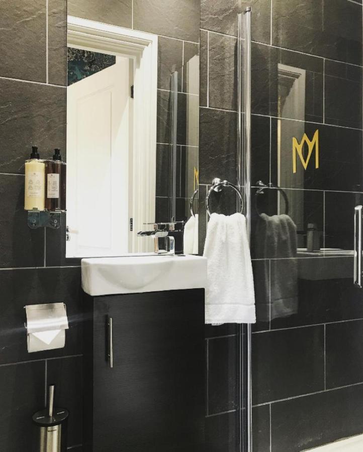 ווינדרמר The Mews Boutique Deluxe Apartments, Sleep 2-6 People , Central Location, Free Parking מראה חיצוני תמונה