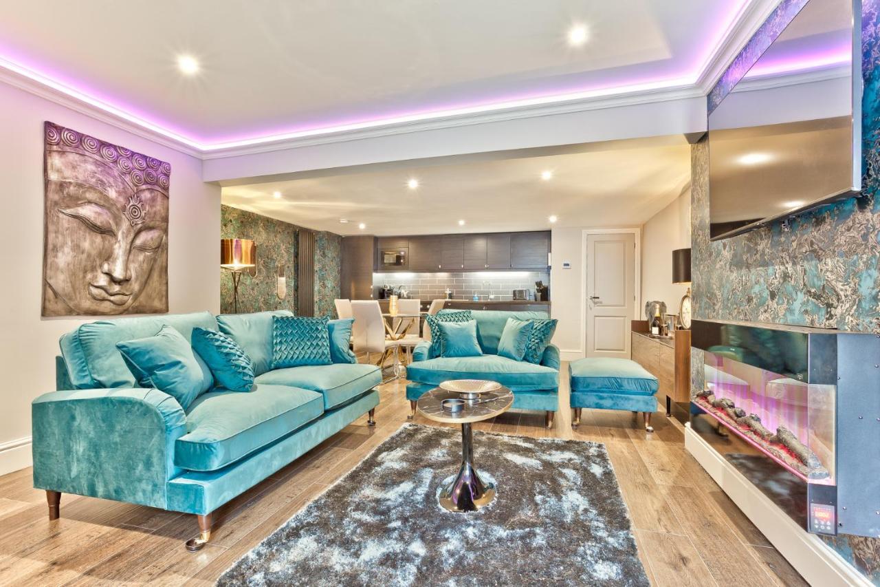 ווינדרמר The Mews Boutique Deluxe Apartments, Sleep 2-6 People , Central Location, Free Parking מראה חיצוני תמונה