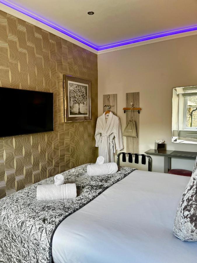 ווינדרמר The Mews Boutique Deluxe Apartments, Sleep 2-6 People , Central Location, Free Parking מראה חיצוני תמונה