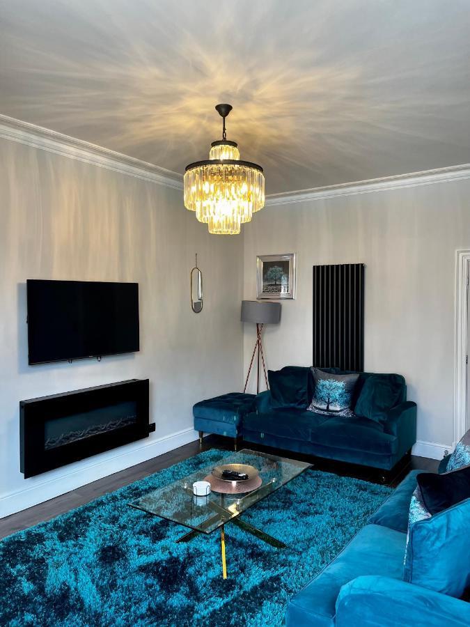 ווינדרמר The Mews Boutique Deluxe Apartments, Sleep 2-6 People , Central Location, Free Parking מראה חיצוני תמונה