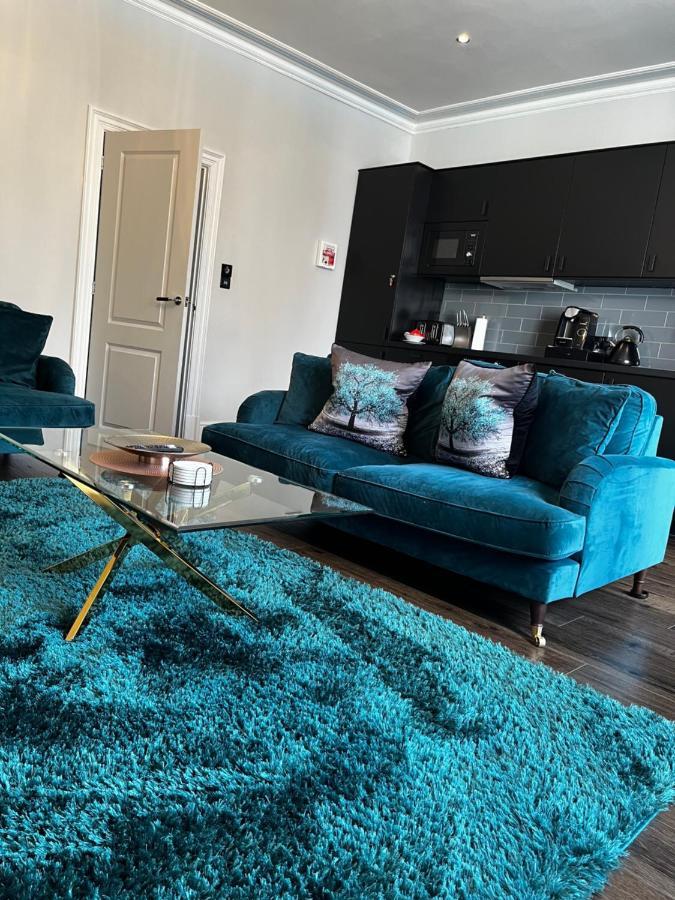 ווינדרמר The Mews Boutique Deluxe Apartments, Sleep 2-6 People , Central Location, Free Parking מראה חיצוני תמונה